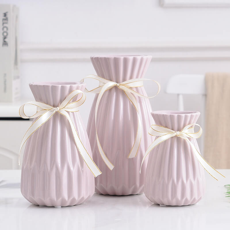 Vase en porcelaine blanche tendance