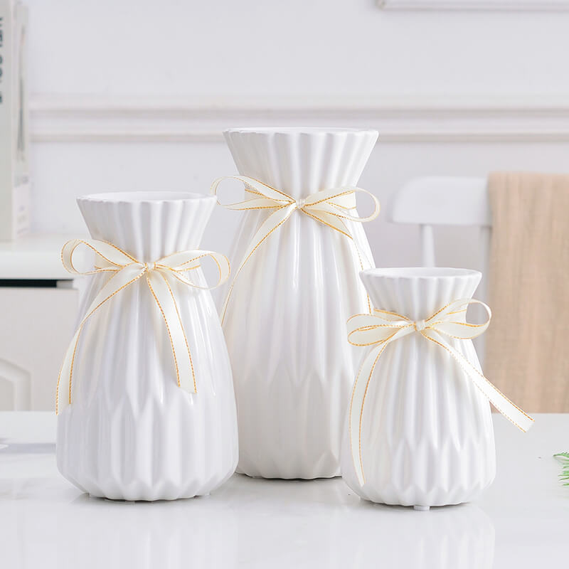 Vase en porcelaine blanche tendance