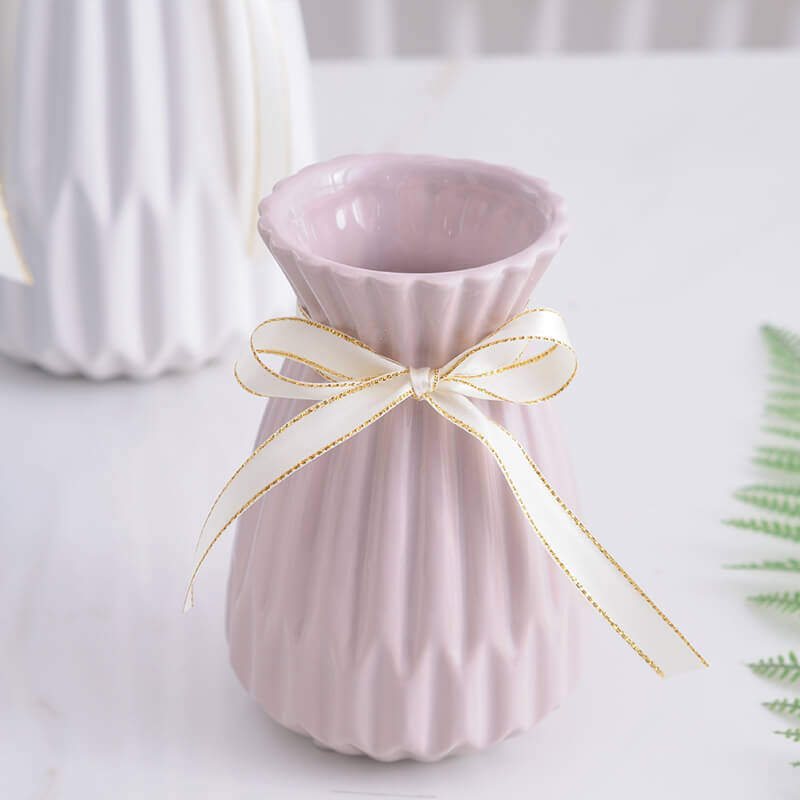 Vase en porcelaine blanche tendance