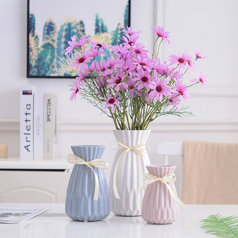 Vase en porcelaine blanche tendance