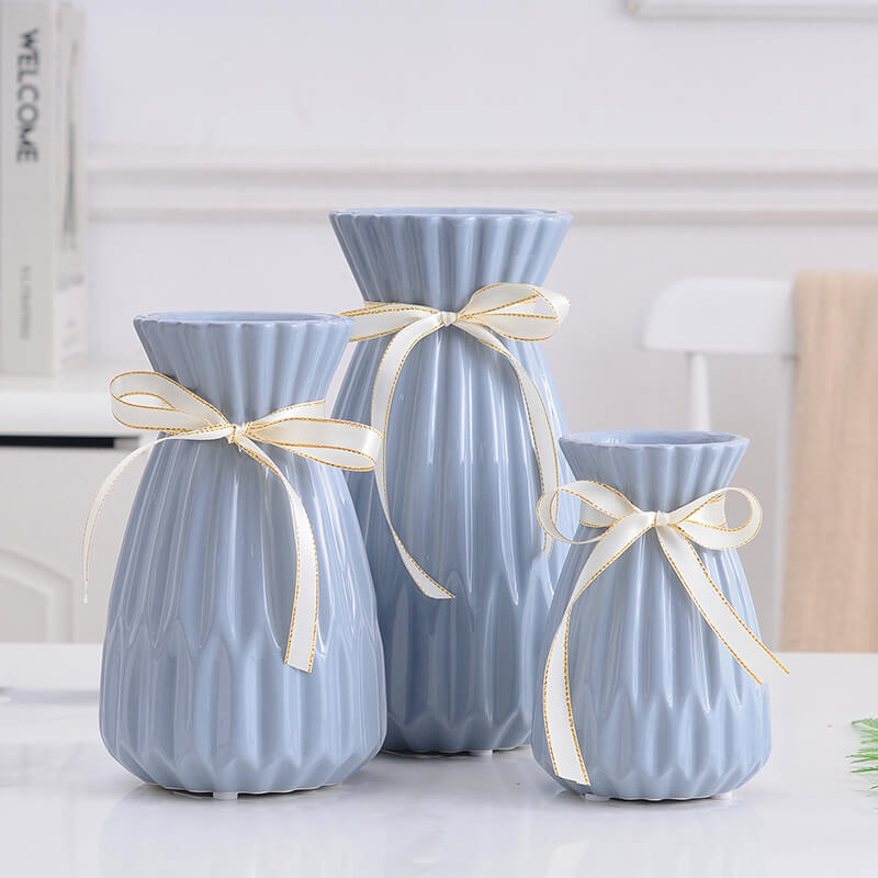 Vase en porcelaine blanche tendance