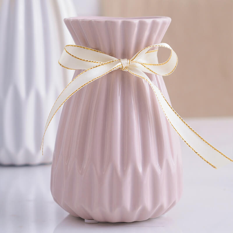 Vase en porcelaine blanche tendance