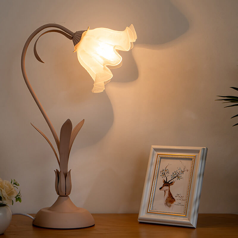 Lampe de table à fleurs romantique