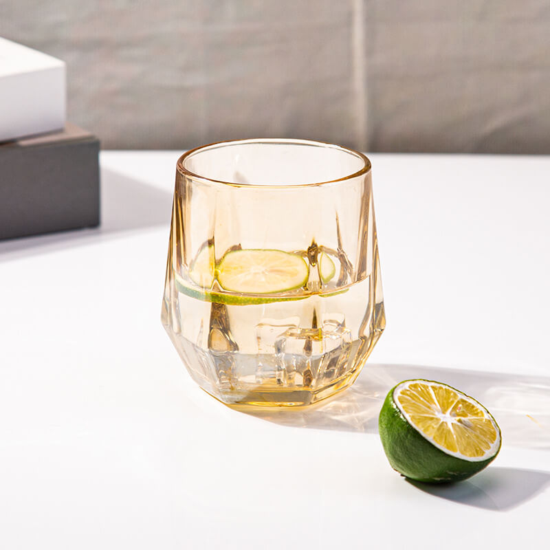 Coupe hexagonale en verre ambré