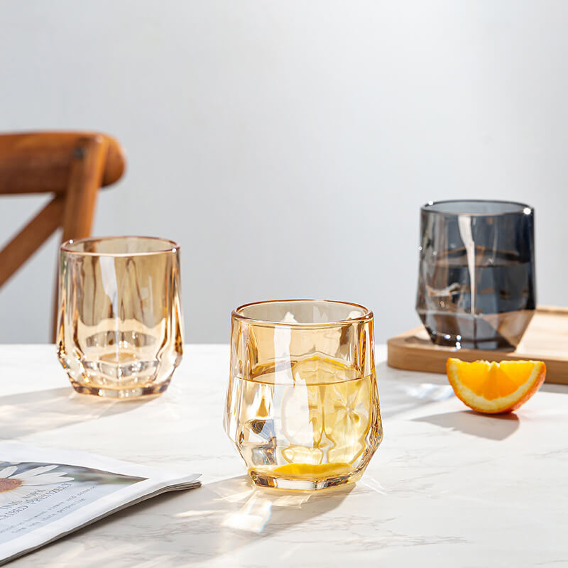 Coupe hexagonale en verre ambré
