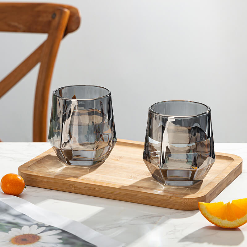 Coupe hexagonale en verre ambré