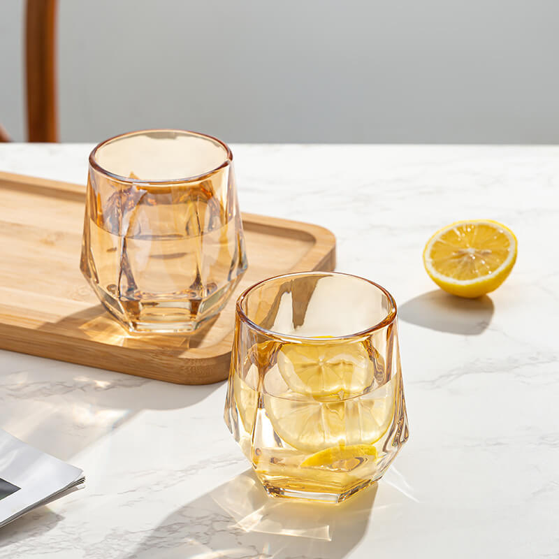 Coupe hexagonale en verre ambré
