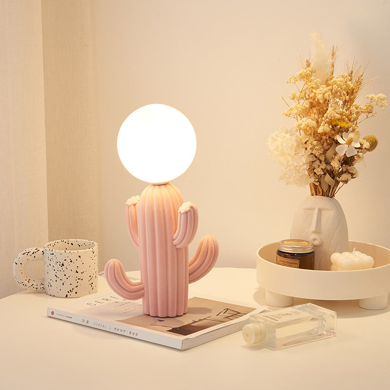 Tischlampe aus Kunstharz mit Kaktusmotiv
