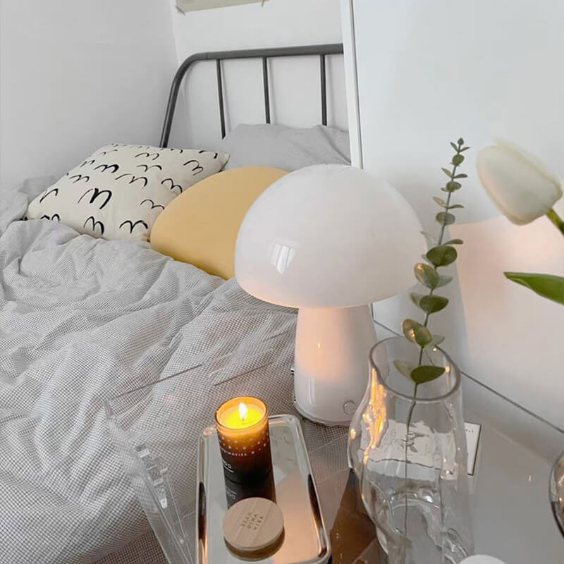 Lampe de table créative en forme de champignon
