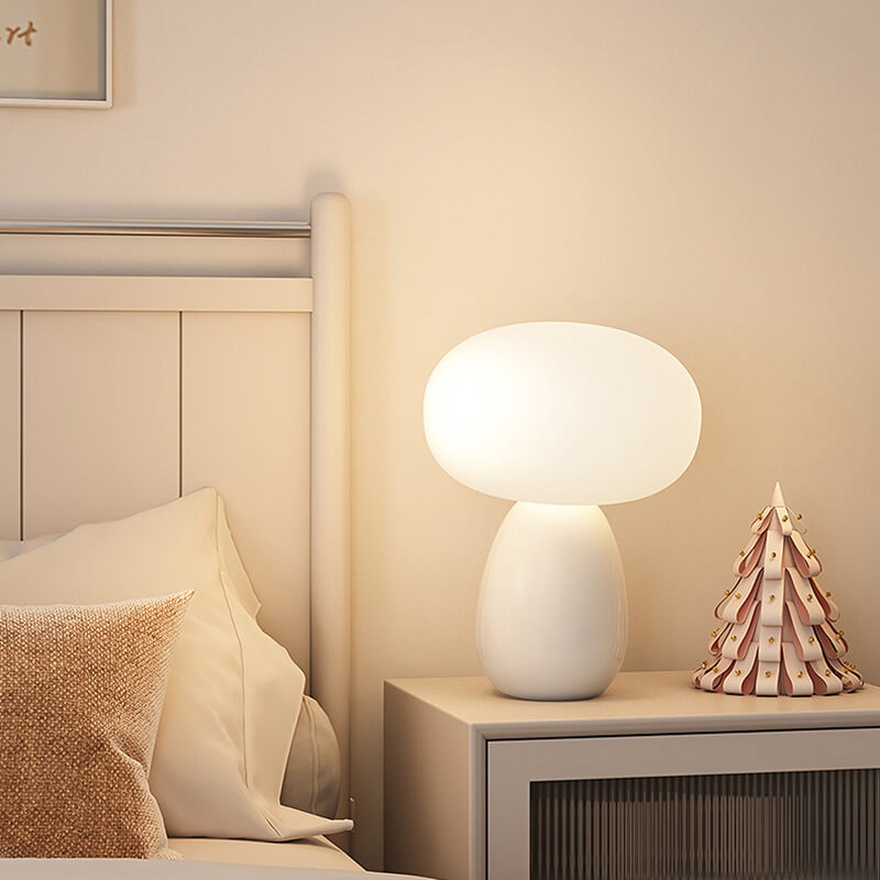 Cremefarbene Tischlampe mit Pilzmotiv