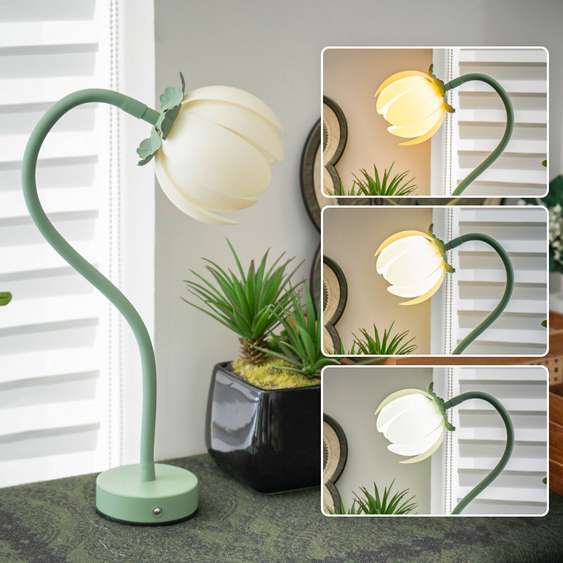 Creative Petal Table Lamp