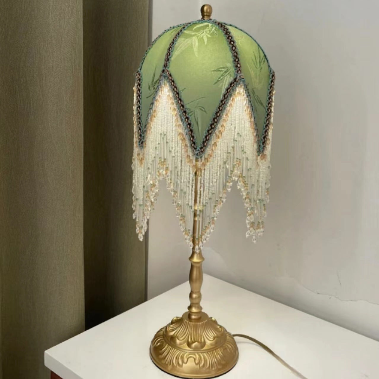 Creative Retro Tassel Table Lamp