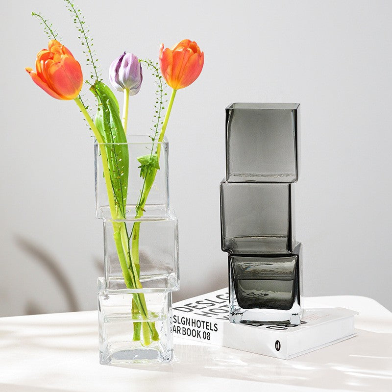 Vase carré en verre disloqué