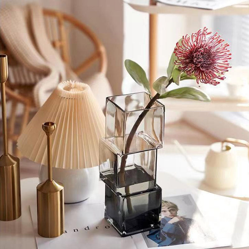 Vase carré en verre disloqué