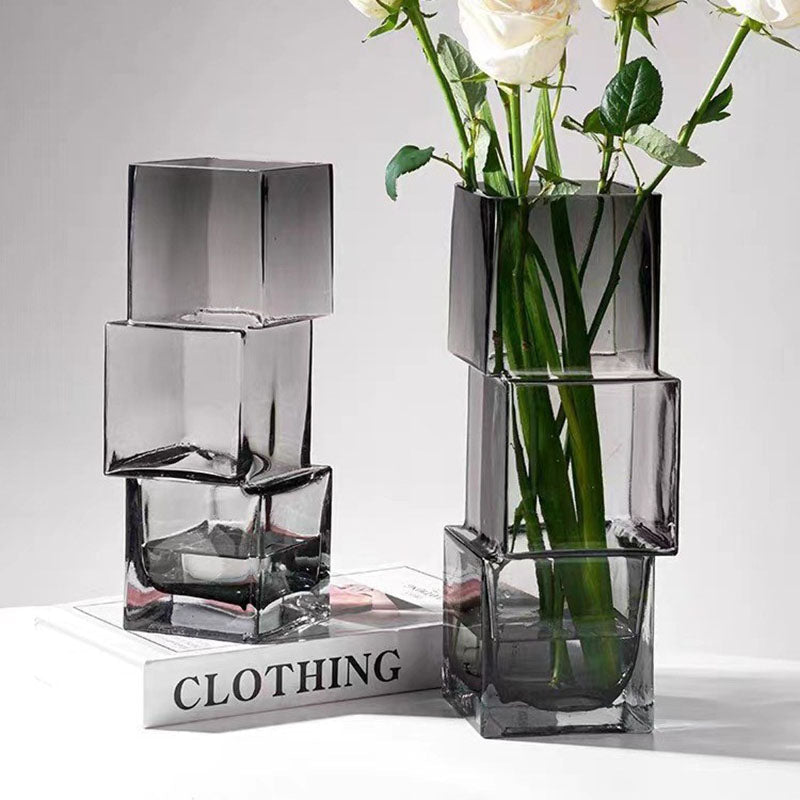Vase carré en verre disloqué