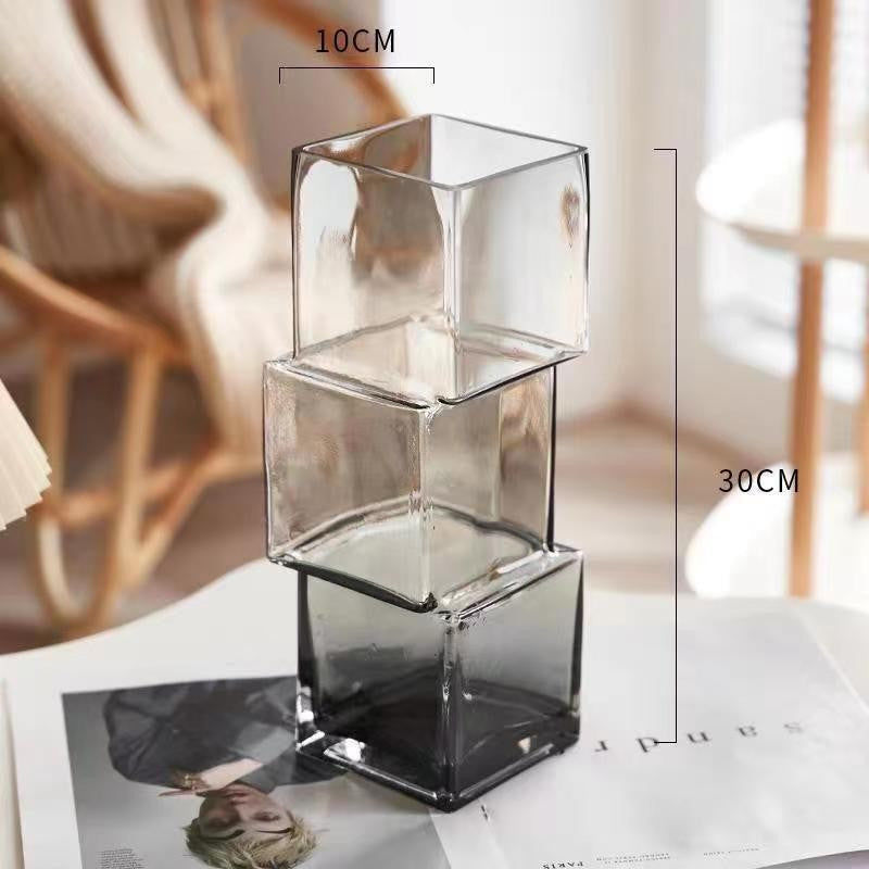 Vase carré en verre disloqué