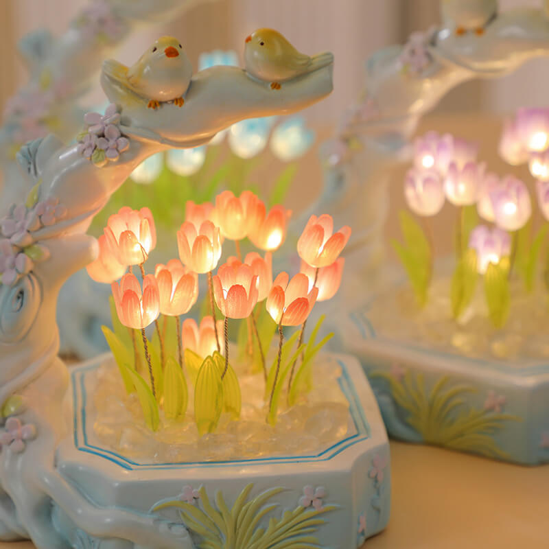 Nachtlicht Tulpe mit Blumen und Vögeln