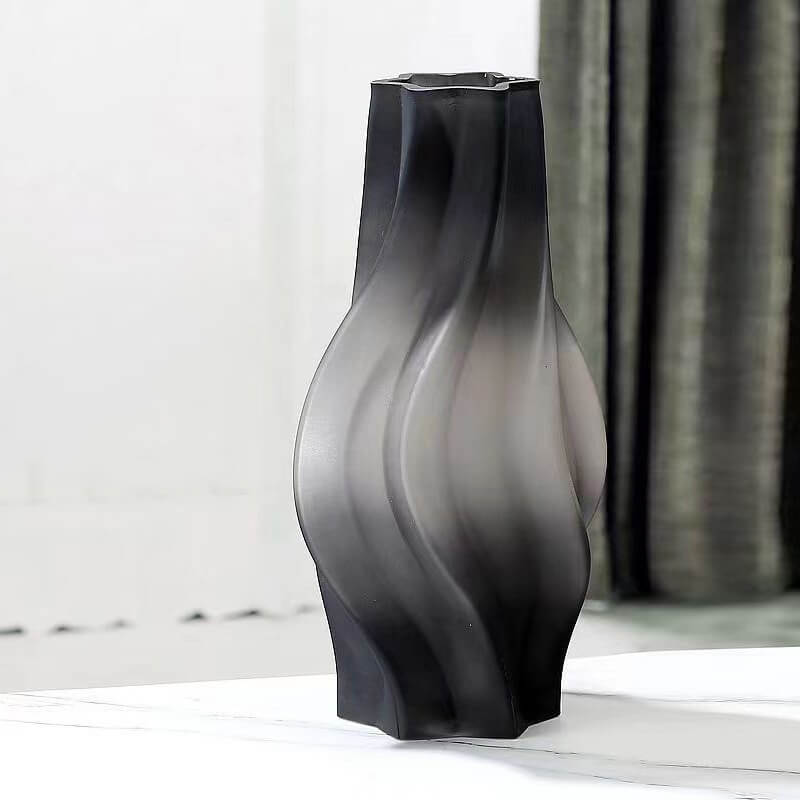 Vase en verre dépoli