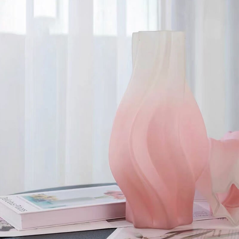 Vase en verre dépoli