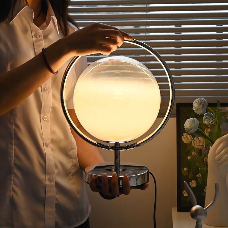 Lampe de table boule de verre