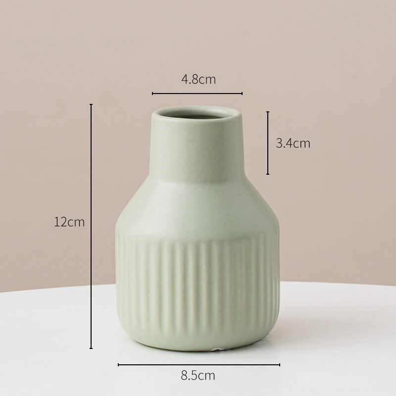 Vase en céramique à rayures simples
