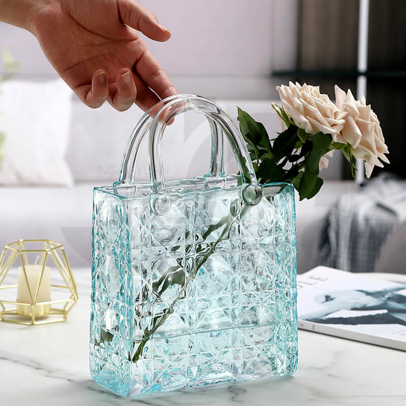 Vase en verre pour sac à main