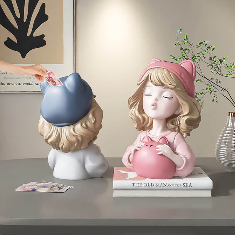 Tirelire en forme de petite fille ourse