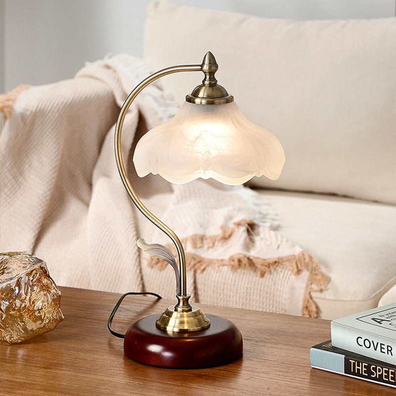 Lotus Cloud Pattern Retro Glass Table Lamp