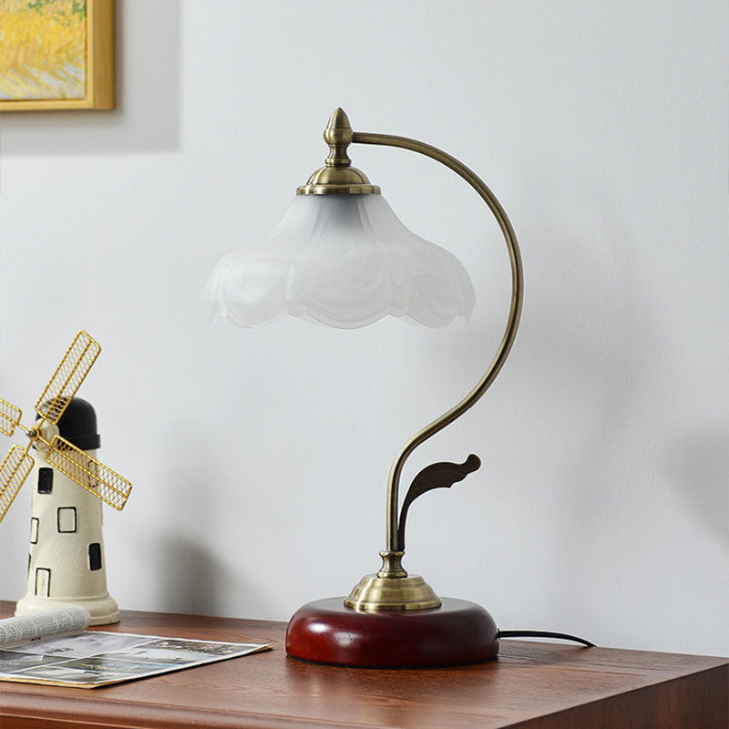 Lotus Cloud Pattern Retro Glass Table Lamp