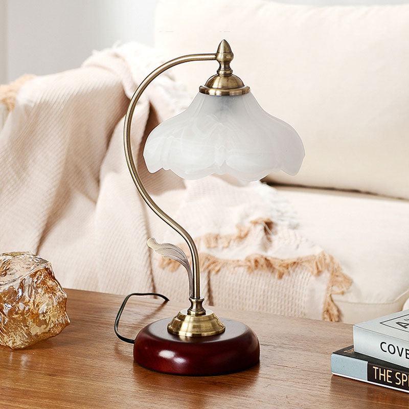 Lotus Cloud Pattern Retro Glass Table Lamp