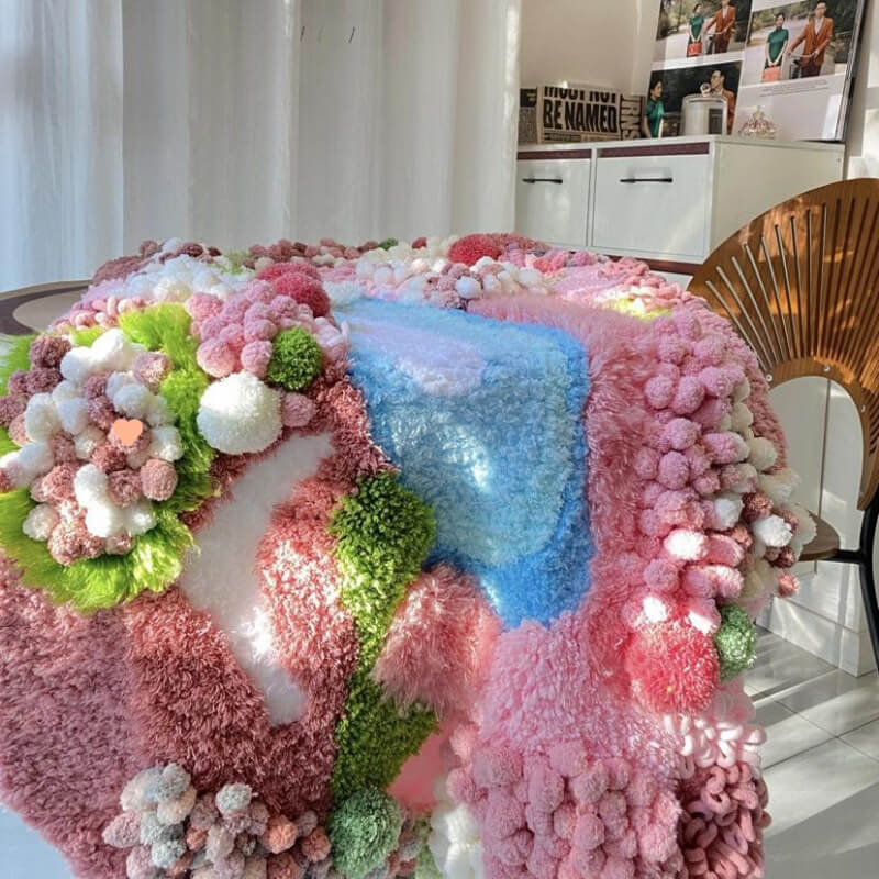 Tapis en mousse rose fait main