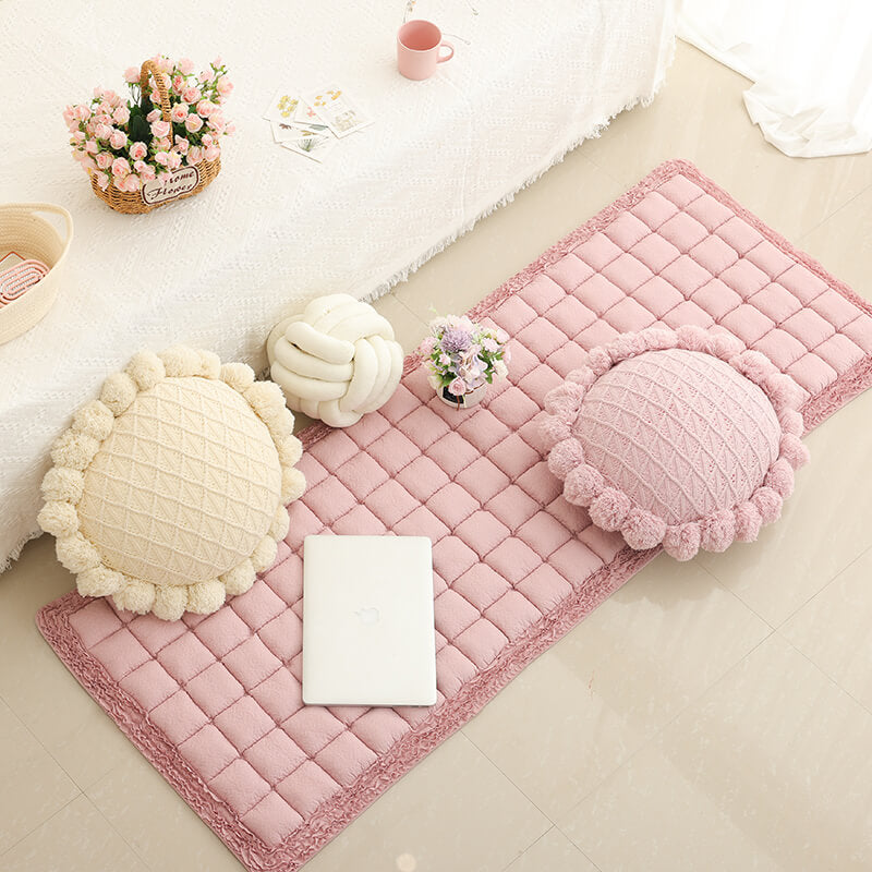 Pleated Macrame Grid Rug