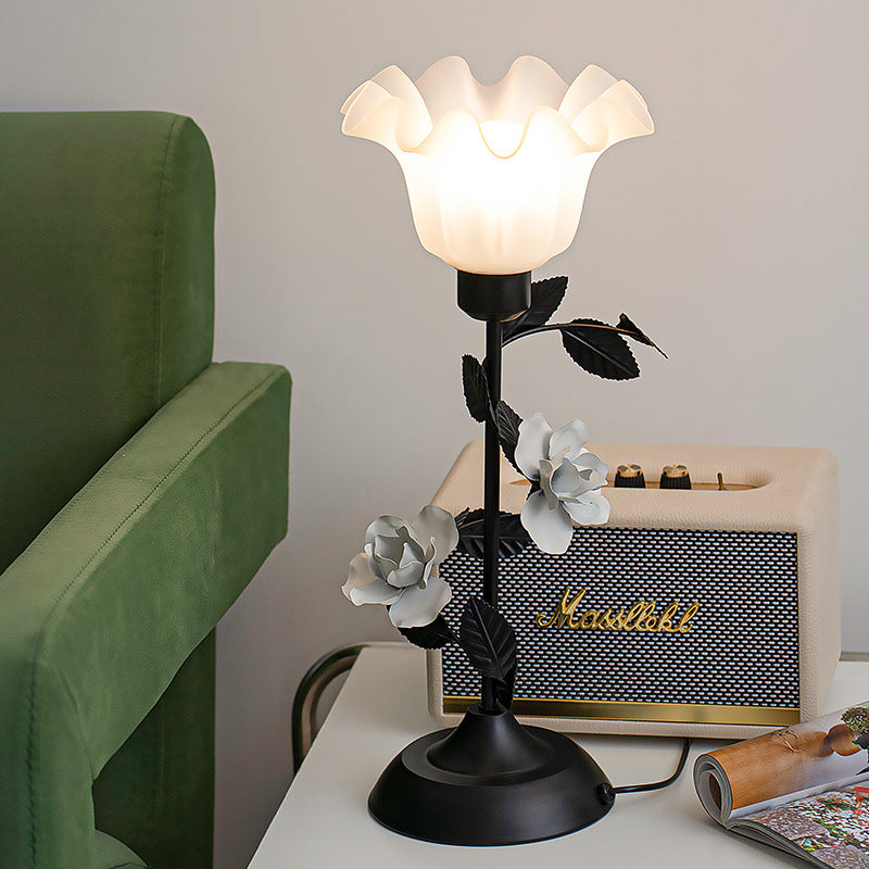 Retro Flower Table Lamp