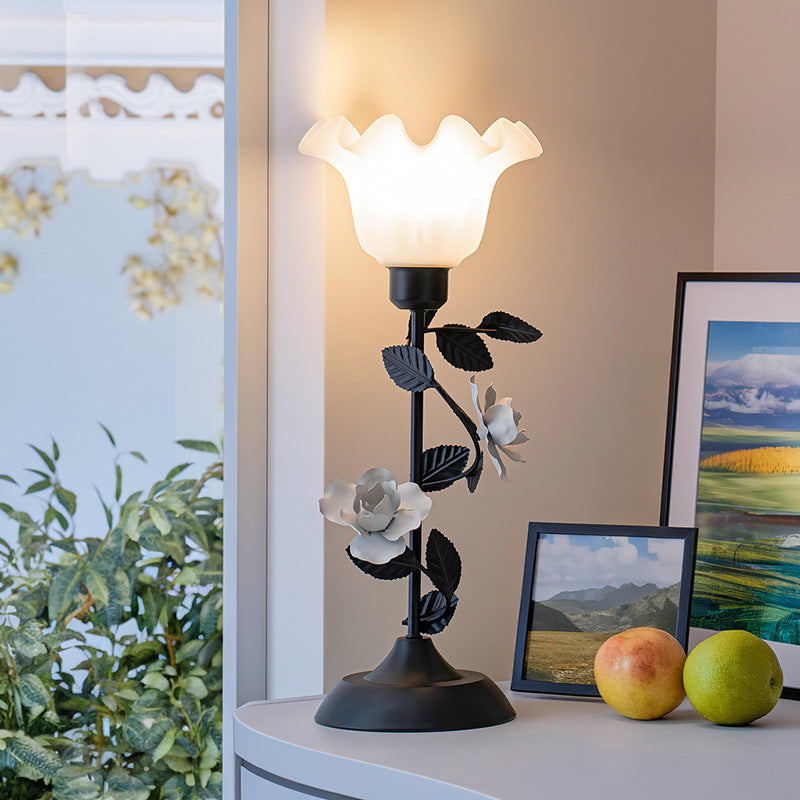 Retro Flower Table Lamp