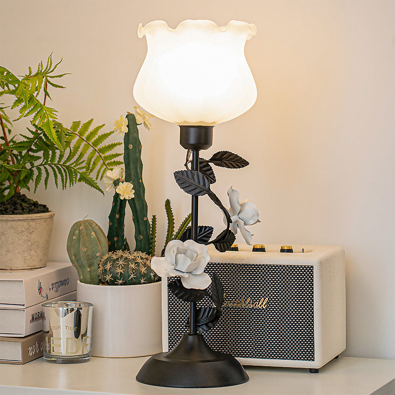 Retro Flower Table Lamp