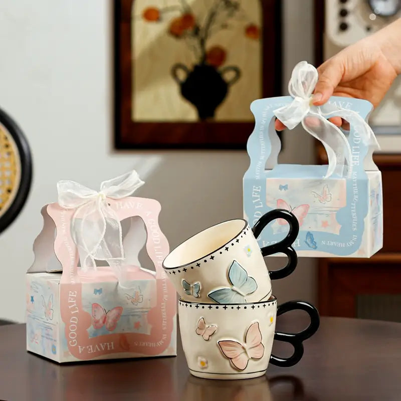 Tasse papillon rétro