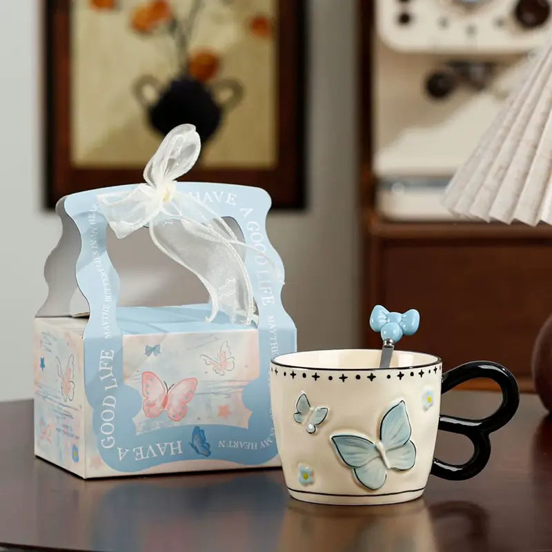 Tasse papillon rétro