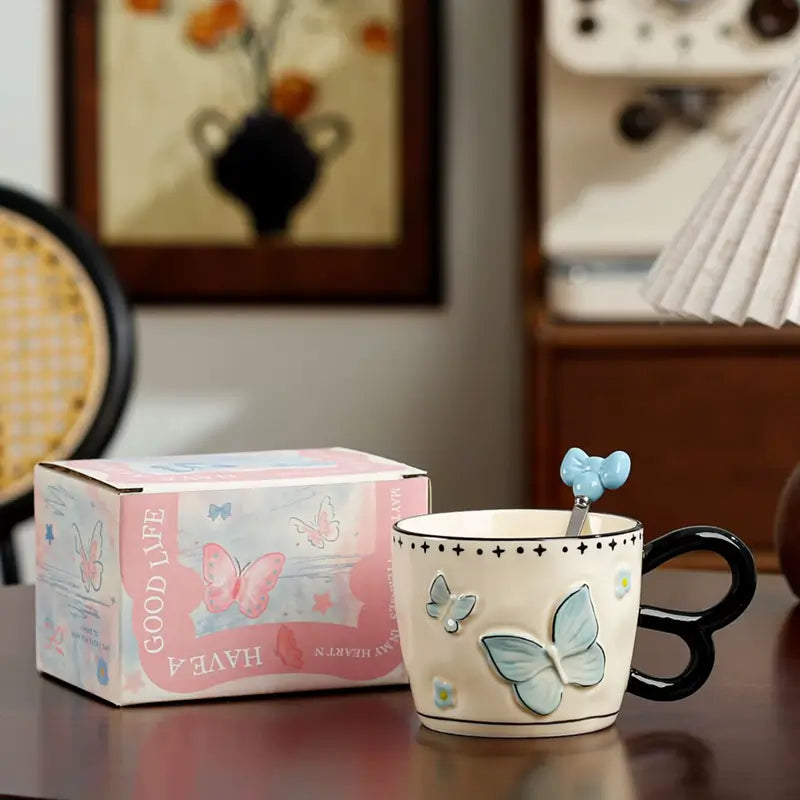 Tasse papillon rétro