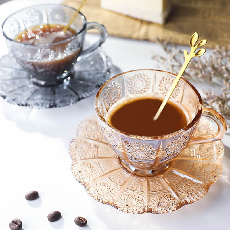 Tasse en verre à motif soleil rétro