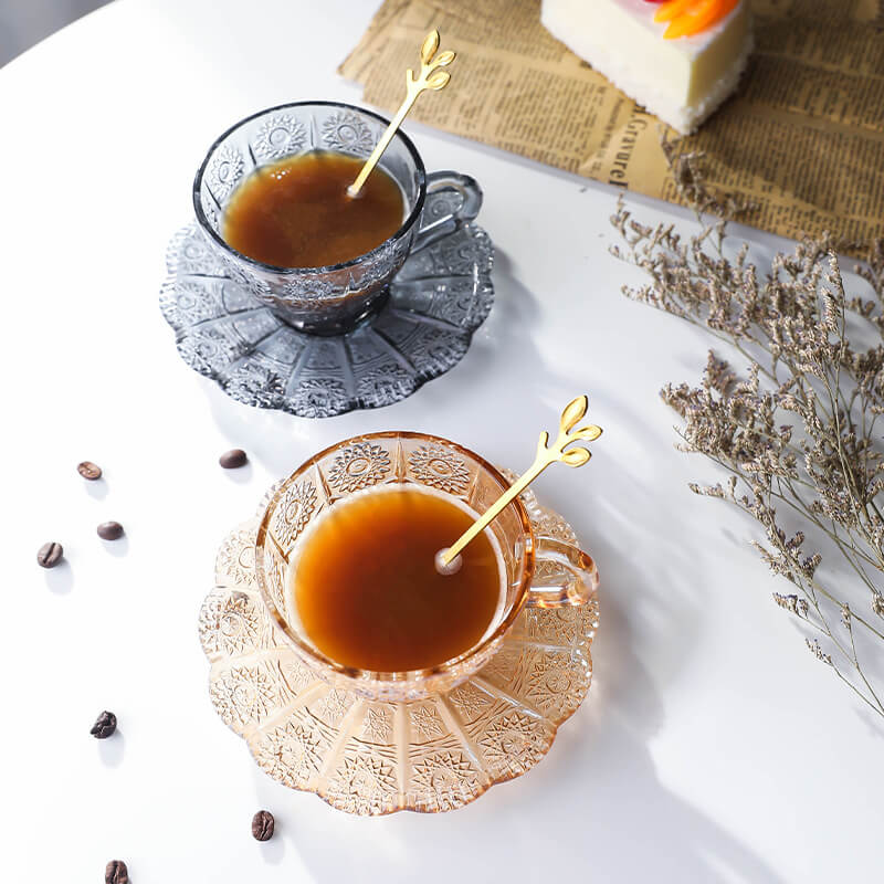 Tasse en verre à motif soleil rétro