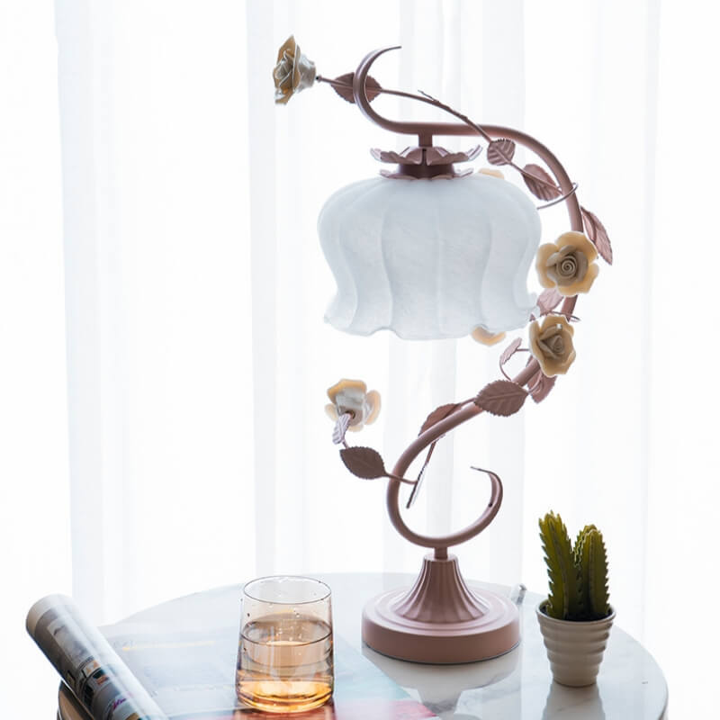 Romantische Blumentischlampen