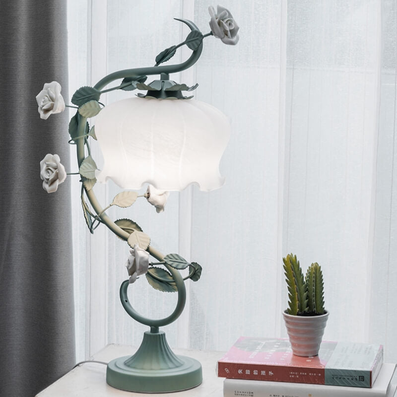 Romantische Blumentischlampen