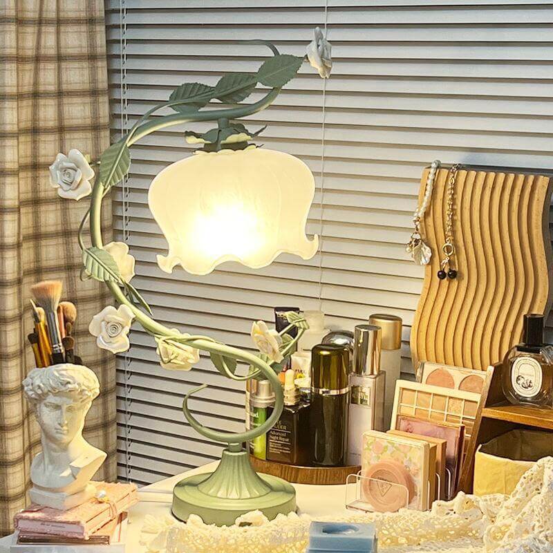 Romantische Blumentischlampen