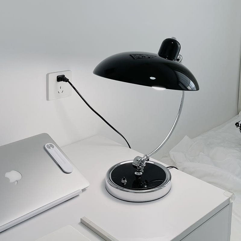 Simple Bauhaus Retro Desk Lamp