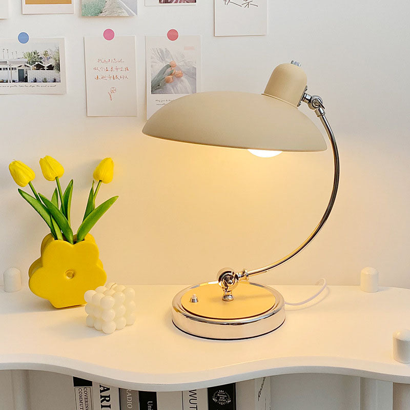 Simple Bauhaus Retro Desk Lamp