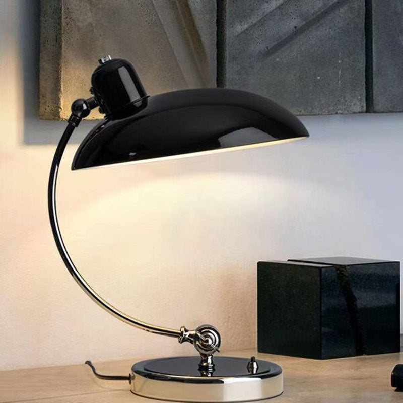 Simple Bauhaus Retro Desk Lamp