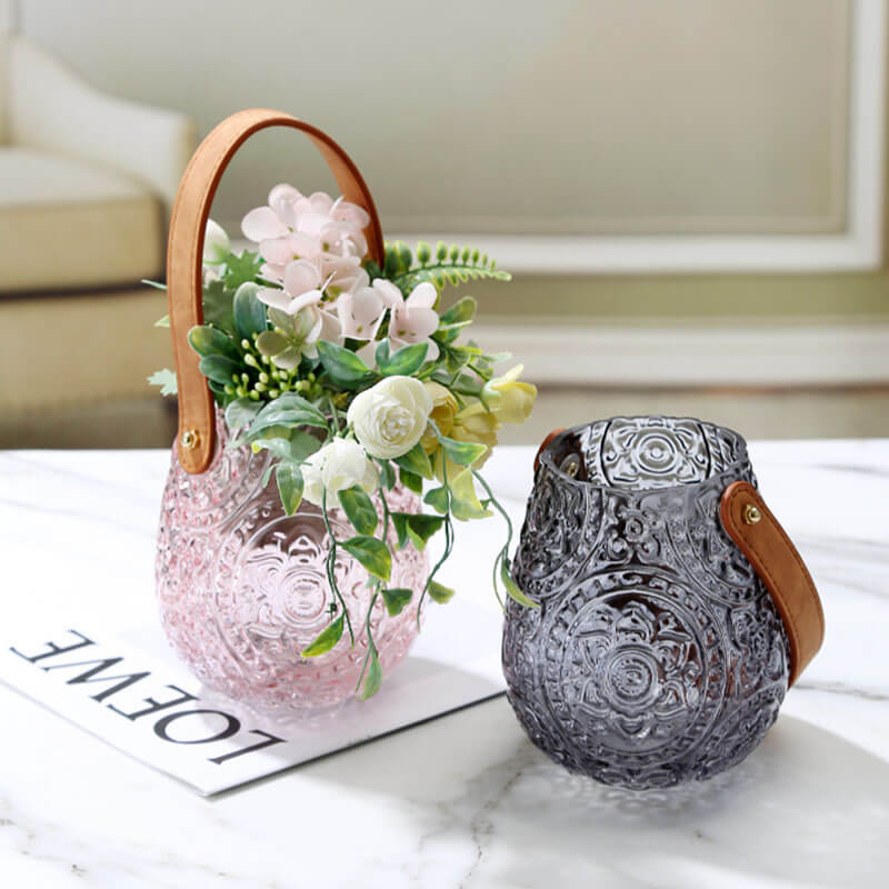 Vase en verre simple en relief