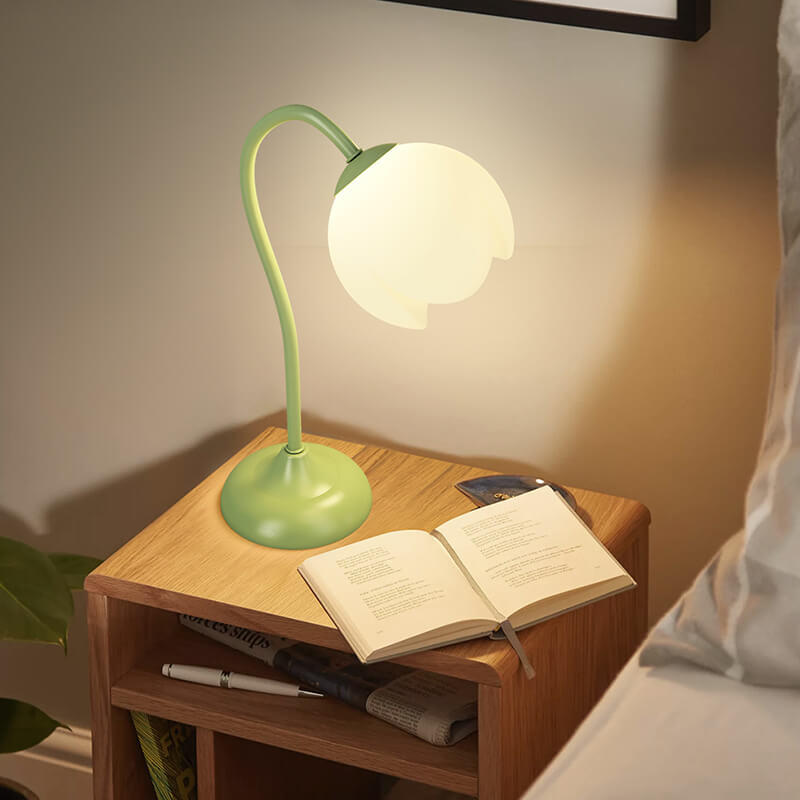 Lampe de table en forme de tulipe