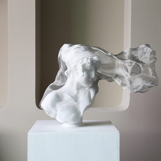 Veil Girl Resin Decoration