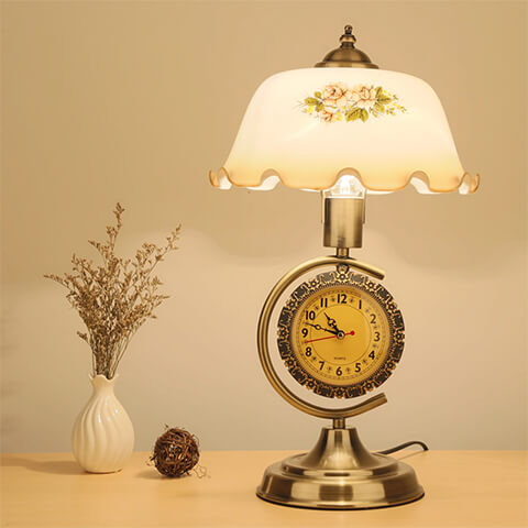 Lampe de bureau avec horloge vintage